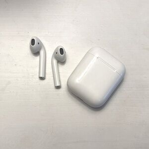 Apple AirPods (2nd Generation)